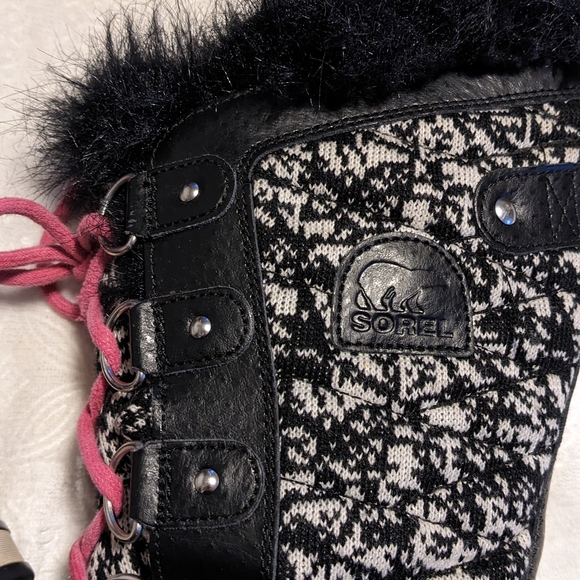 Youth WHITNEY™ III Waterproof Snow Boots | Sorel Black and Pink Winter Boots